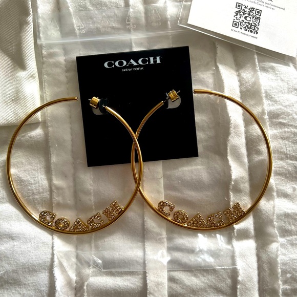NWT Coach Pearl Medium Hoop Earrings - Picture 5 of 6